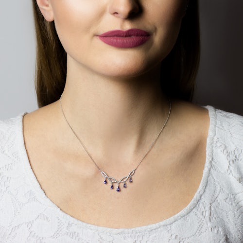 Kolia Savicki: białe złoto, tanzanity